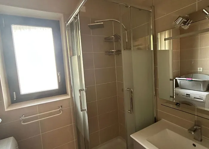 Apartment Grand 3 Pieces Avec Vue Sur Pistes Et A Besse - Fr-1-814-129 *